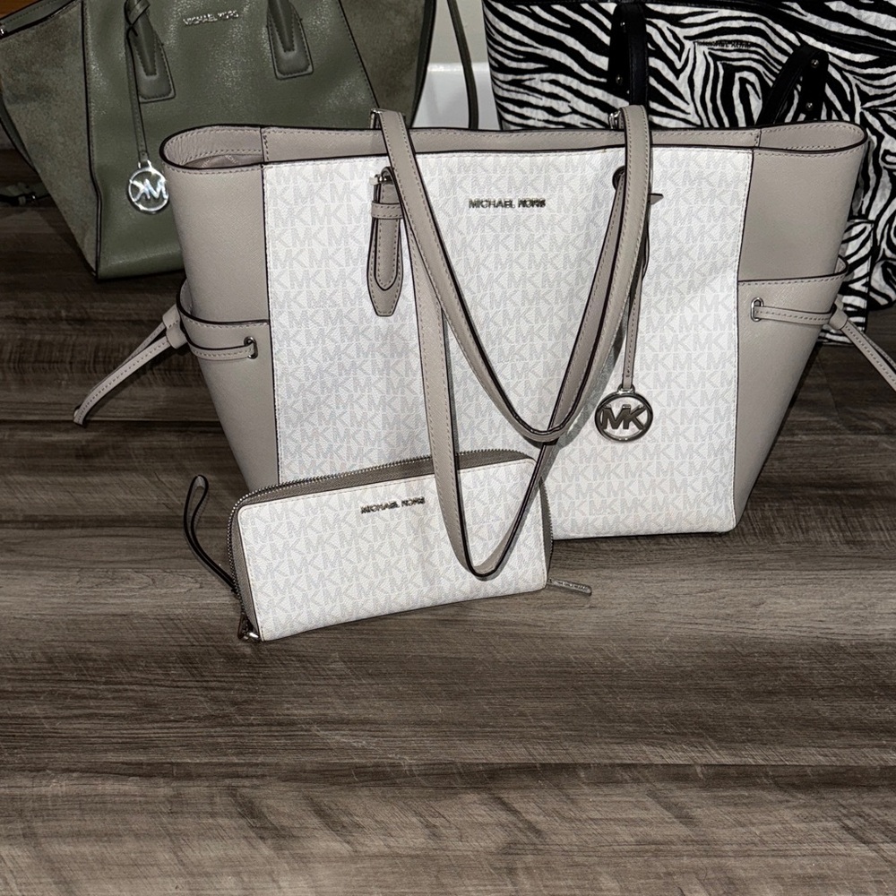 Michael Kors Cream and Gray Tote Bag